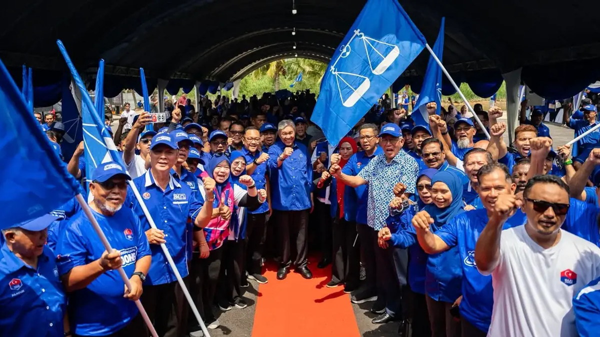 Zahid Banks on PAS Support to Deliver 56 BN Wins in Coming Election