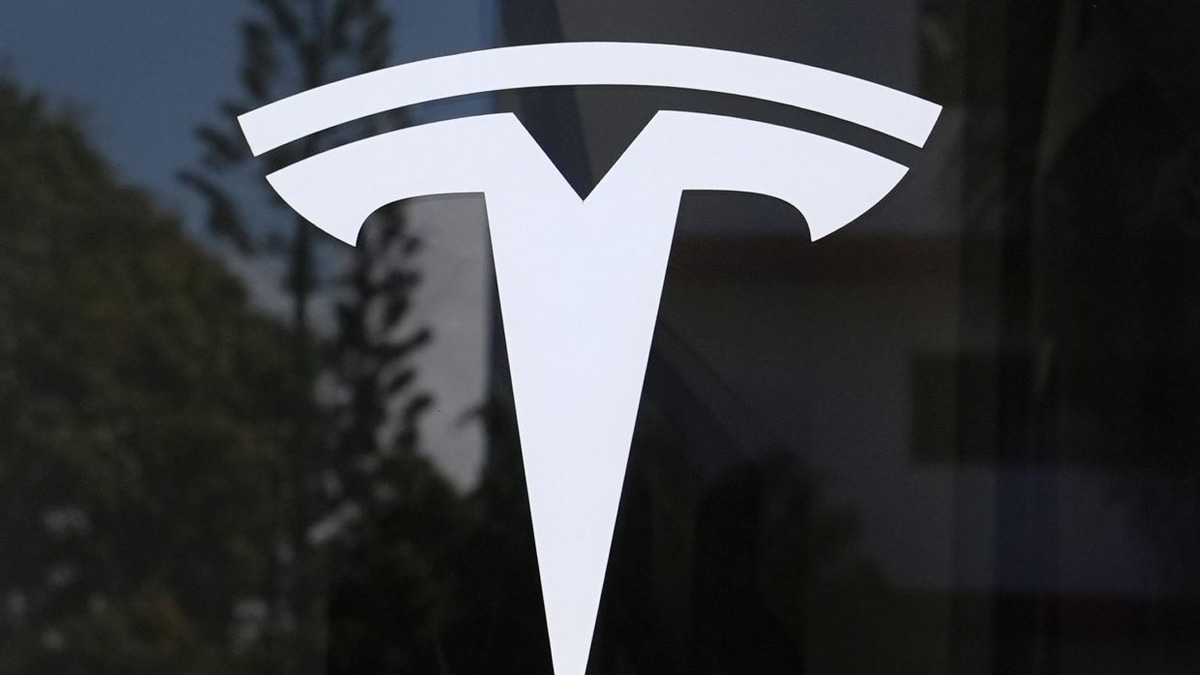 US Safety Board Clears Tesla's Autopilot in Fatal Texas Crash, But Broader Regulatory Scrutiny Intensifies