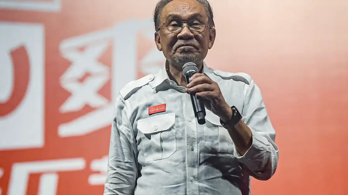 Anwar Urges Unity and Service After BN's Johor Victory
