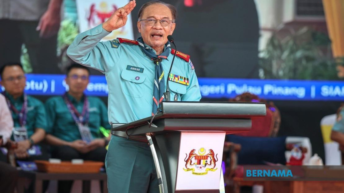 Youth Must Balance Progress With Values, Says Anwar at Scouts Jamboree
