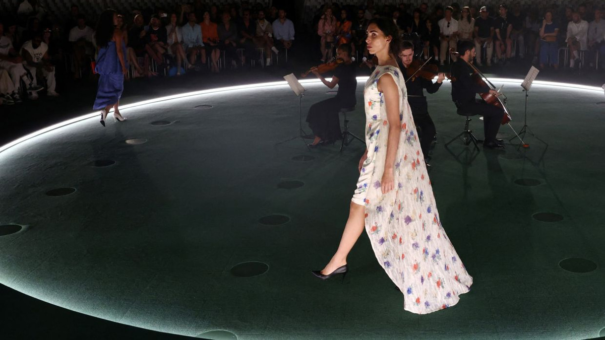 The Sleeveless Dilemma: Why Arms Have Become Fashion's Most Contested Territory