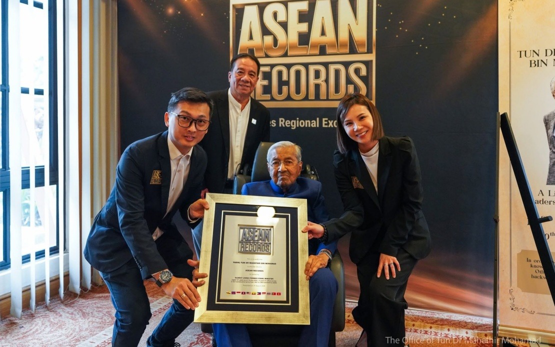 Dr Mahathir and Dr Siti Hasmah Achieve Three Historic Centenarian Records