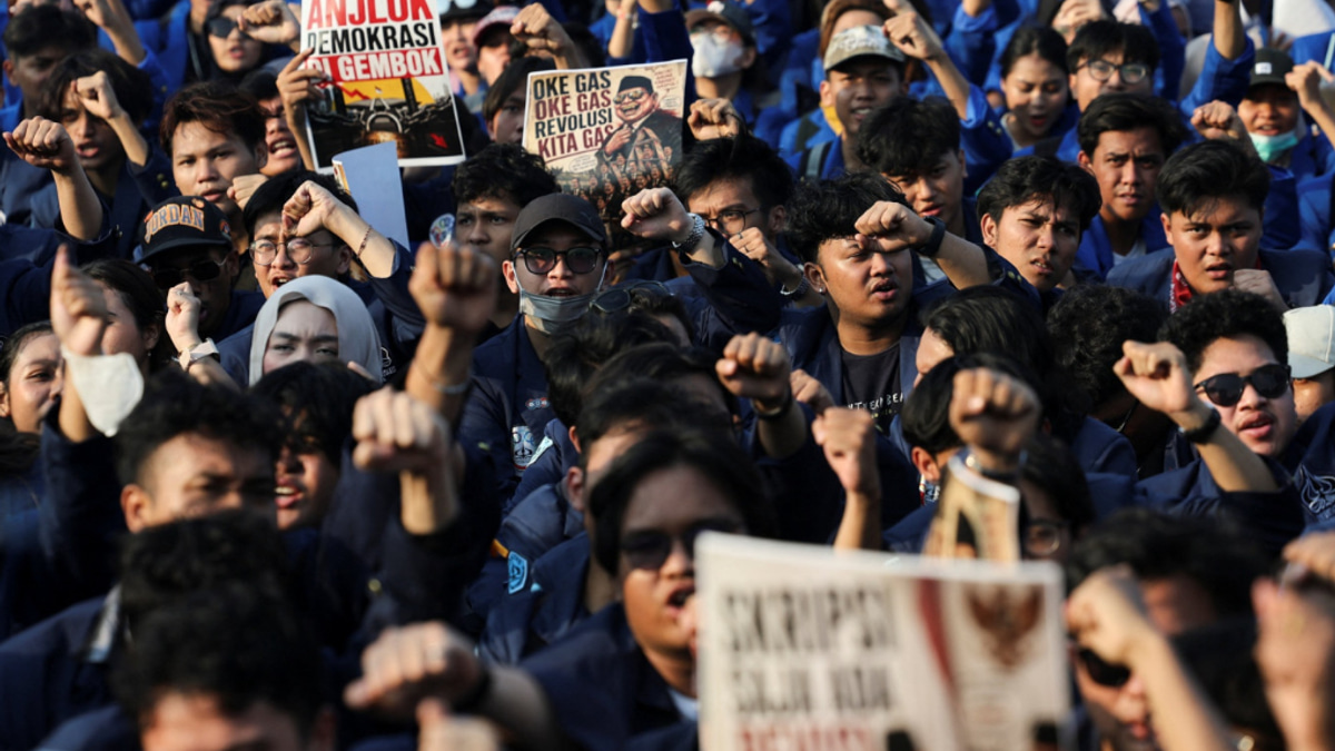 Indonesia's Free Meal Programme Sparks Competing Protests Over Costs, Corruption and Implementation
