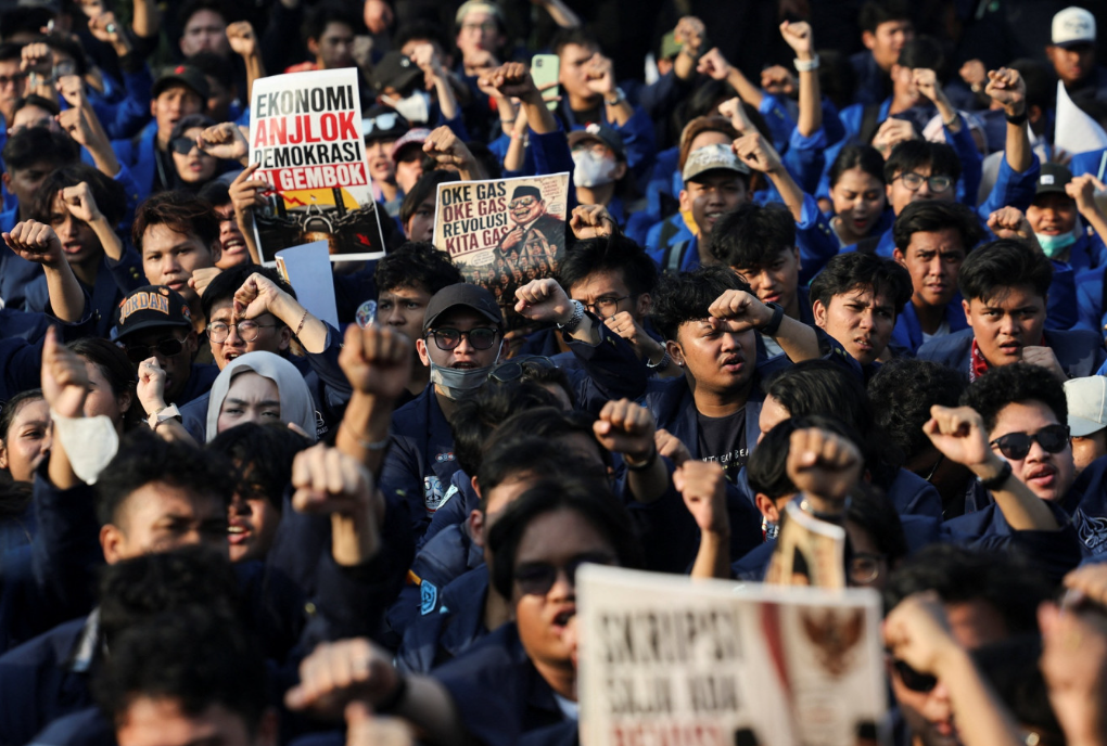 Indonesia's Free Meal Programme Sparks Competing Protests Over Costs, Corruption and Implementation