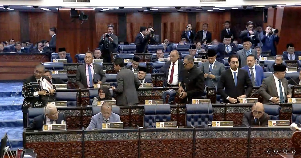 Opposition MPs Stage Dewan Rakyat Walkout Over Tabung Haji RCI Debate