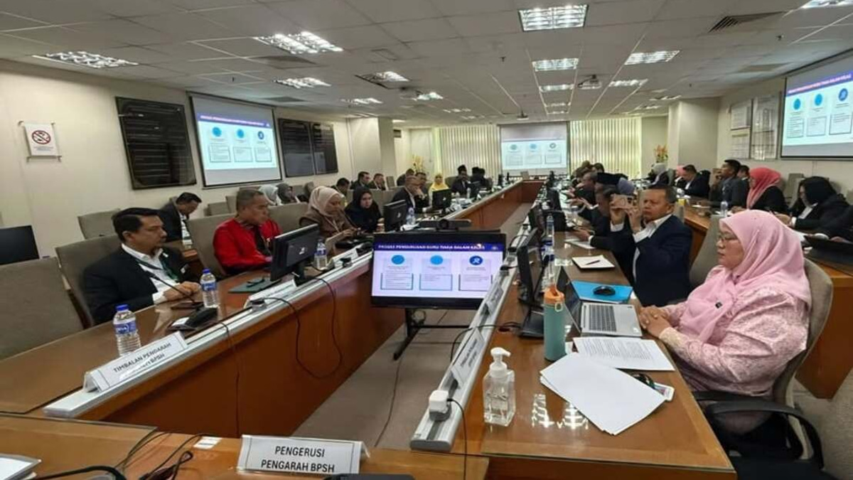 School Pupil Protection Policy Designed to Unite All Stakeholders, Not Isolate Teachers, Says Education Minister Fadhlina