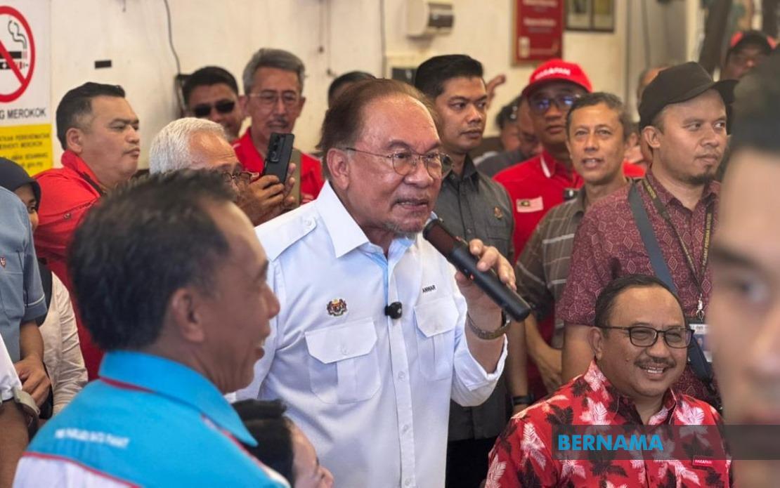 Malaysia and Singapore to Launch Digital Border System by January, PM Anwar Says