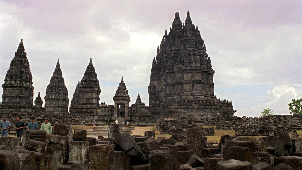 Modi's Indonesia Visit Signals Strengthened India-ASEAN Partnership Amid Global Uncertainty