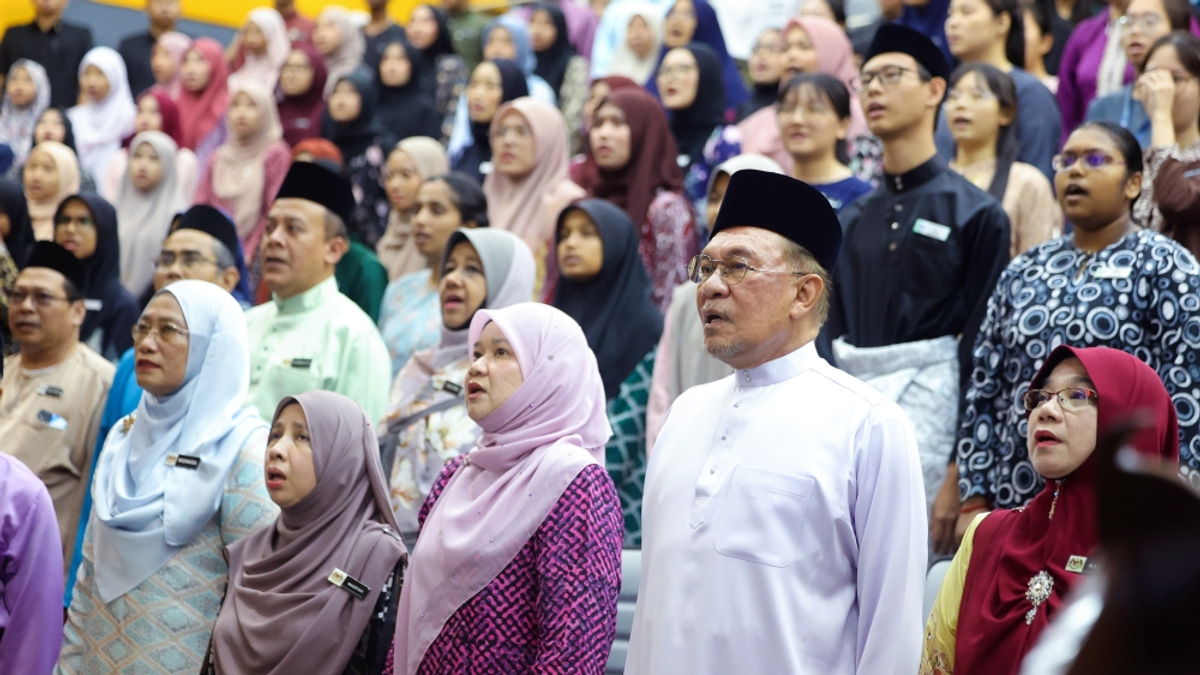 Anwar Identifies Resistance to Change as Prime Obstacle to National Reform Agenda