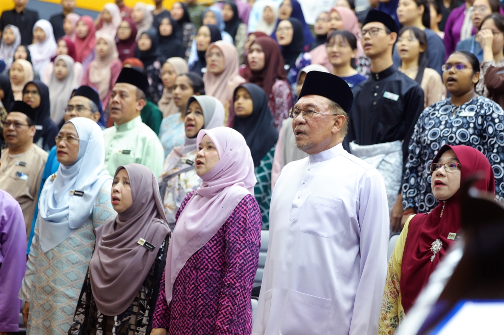 Anwar Identifies Resistance to Change as Prime Obstacle to National Reform Agenda