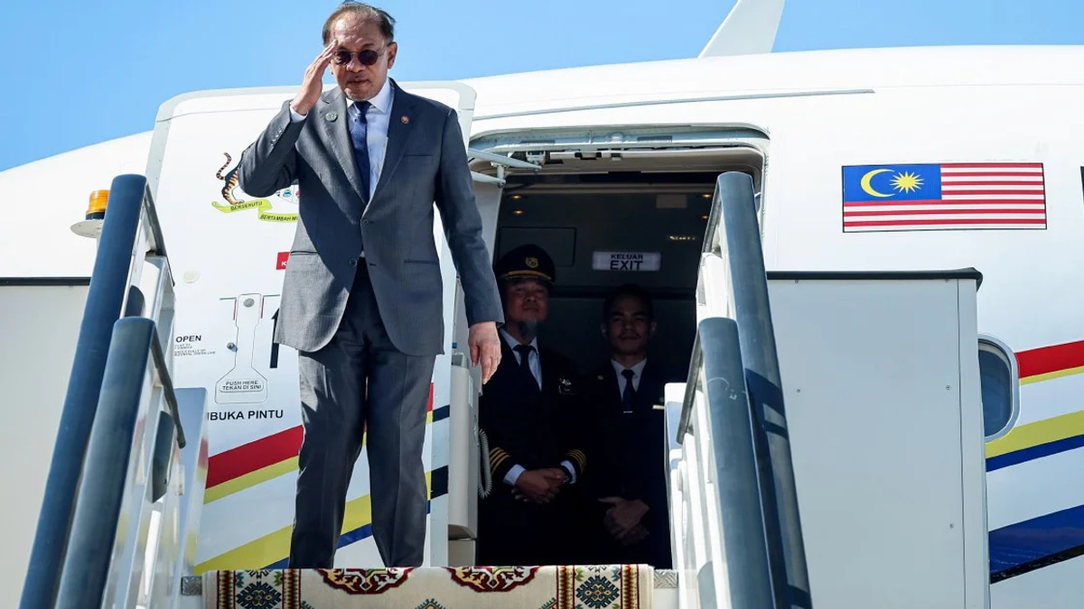 Anwar Returns to Penang Following Turkmenistan Mission to Grace Media Celebration and Investment Drive