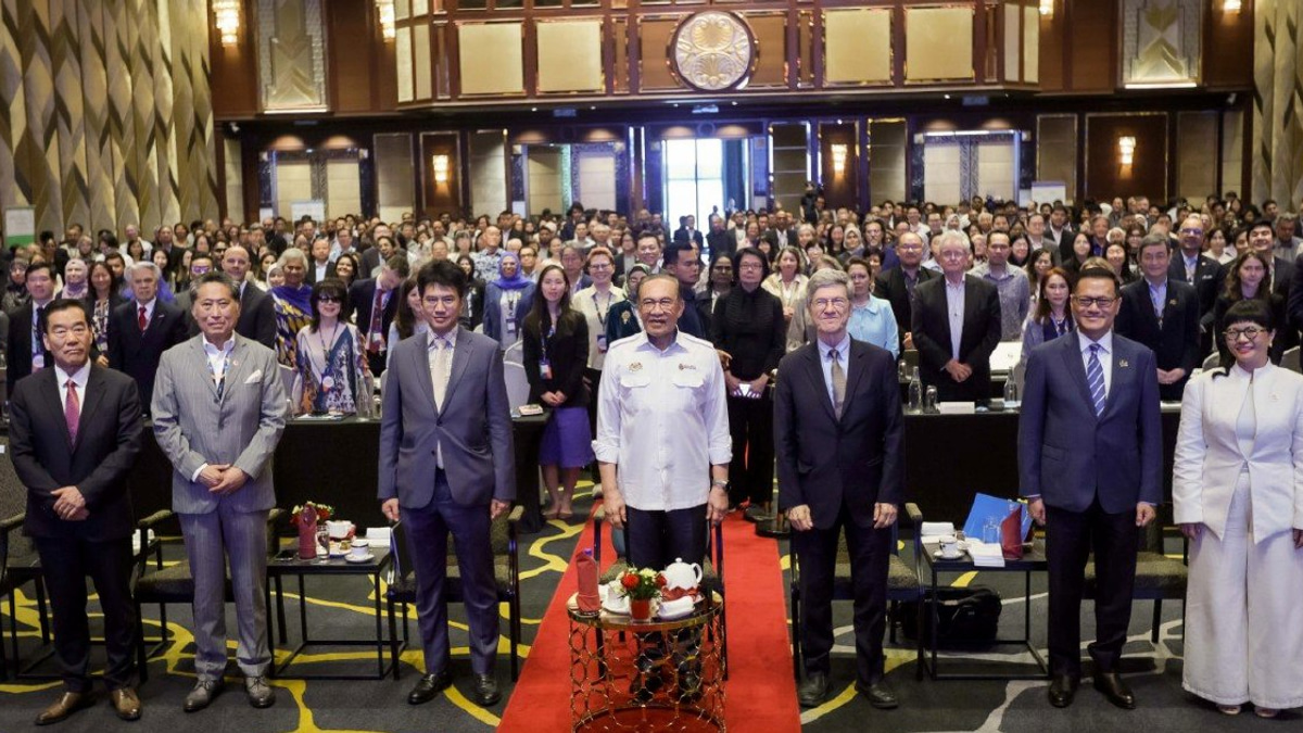 Malaysia Must Not Rule Out Nuclear Power in Regional Energy Push, Says Anwar