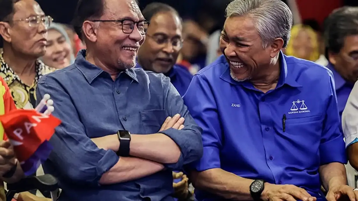 Zahid Counters Anwar's Poetry with Verse of His Own as BN Reaffirms Coalition Commitment