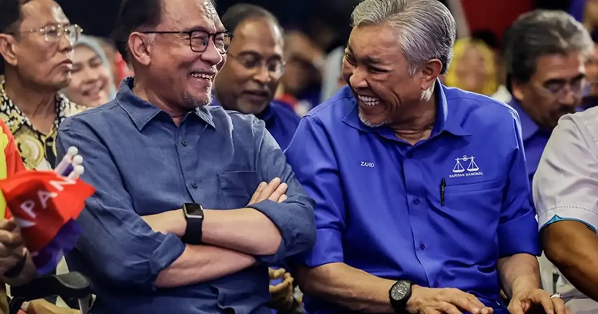 Zahid Counters Anwar's Poetry with Verse of His Own as BN Reaffirms Coalition Commitment