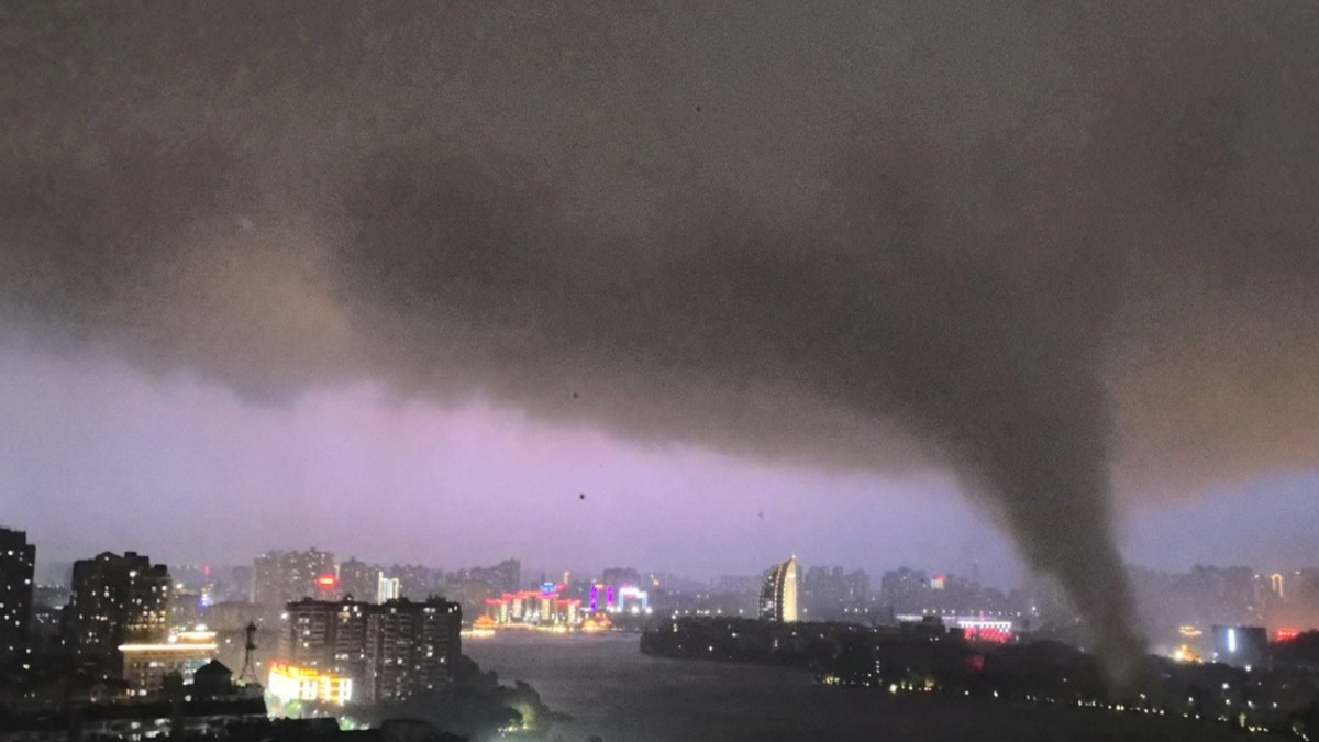 Severe Weather Kills 11 in China's Hubei Province, Hundreds Injured