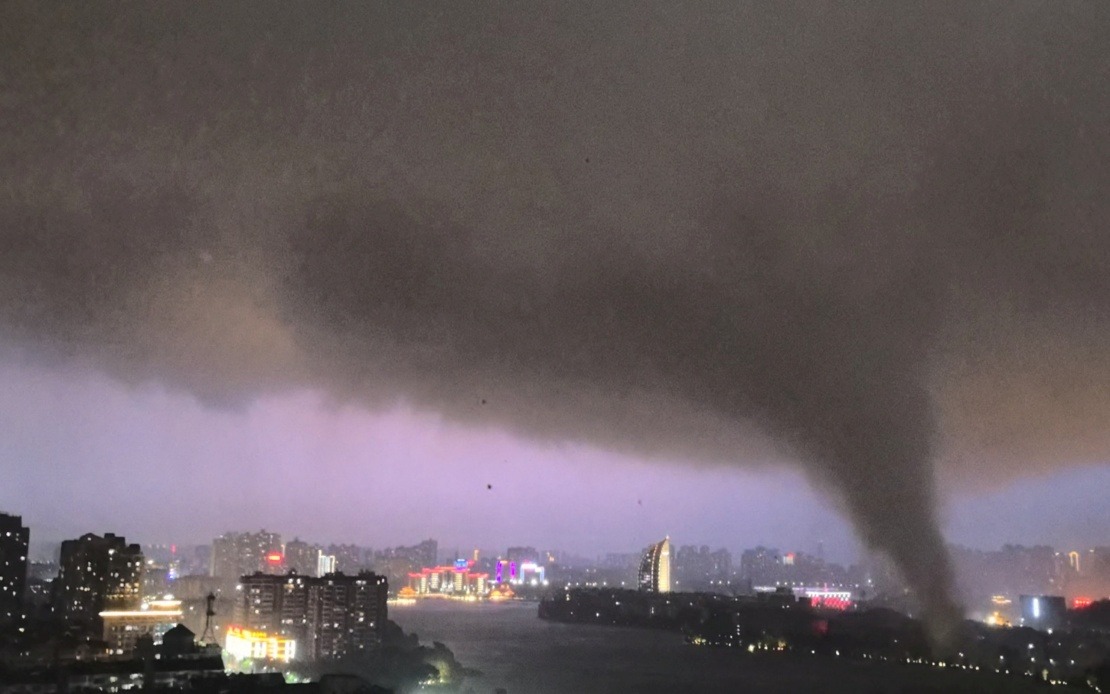Severe Weather Kills 11 in China's Hubei Province, Hundreds Injured