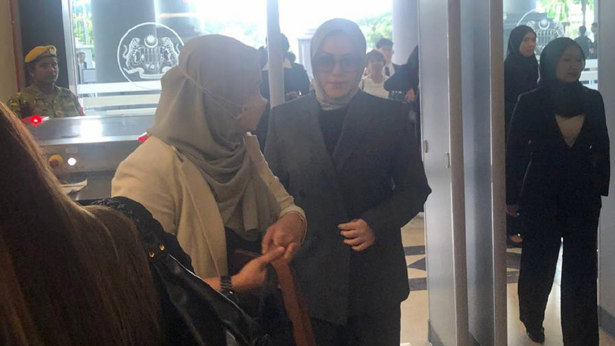 Zizie Izette arrives for verdict in RM2.8 million corruption abetment trial