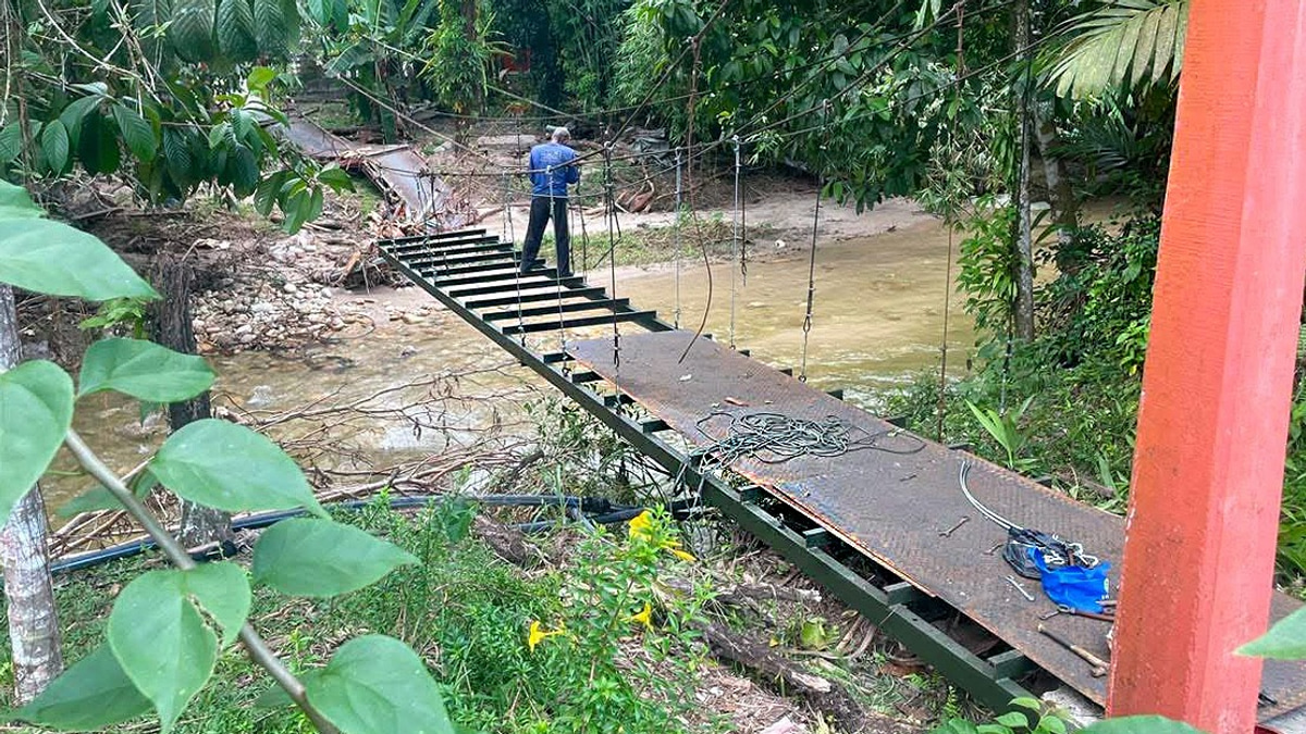 Perak Allocates RM500,000 For New Bridge After Kampung Ulu Geruntum Collapse
