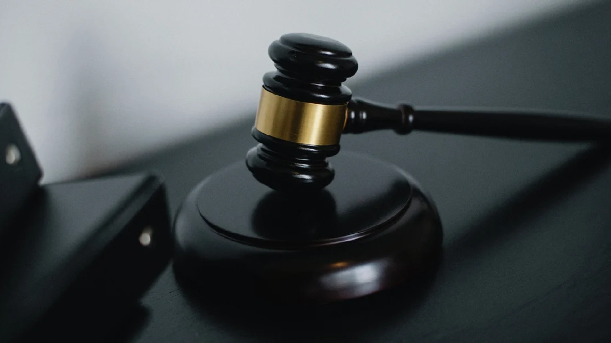 Court Orders Psychiatric Evaluation for Man Convicted of Online Royal Insults