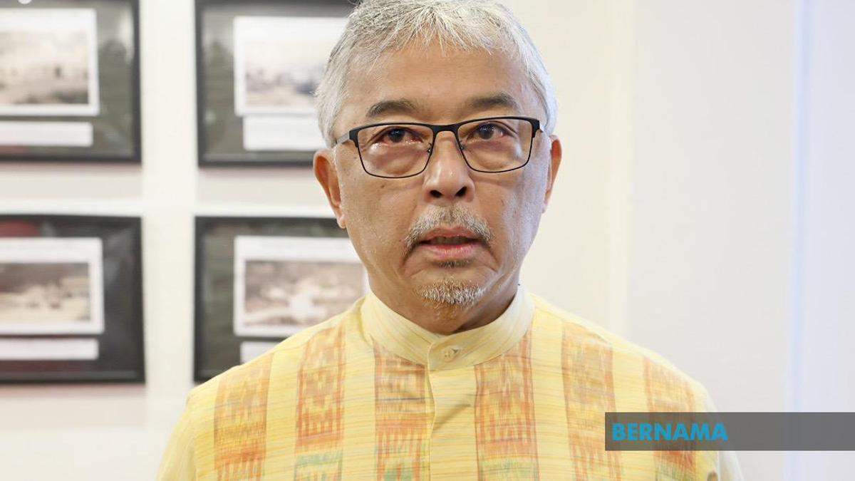 Pahang Ruler Marks Sekolah Sultan Ahmad's Centenary with Pledge to Support Disadvantaged Students