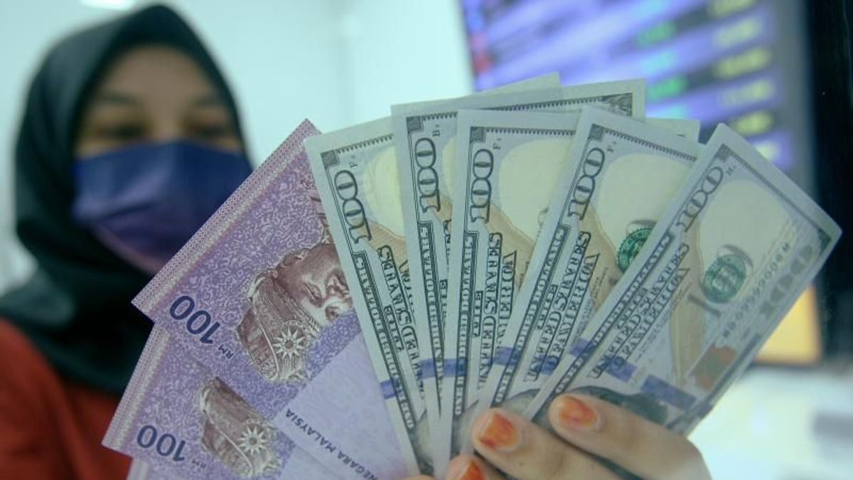Ringgit Gains on Regional Currencies as Trump Tariffs Weigh on Dollar Sentiment