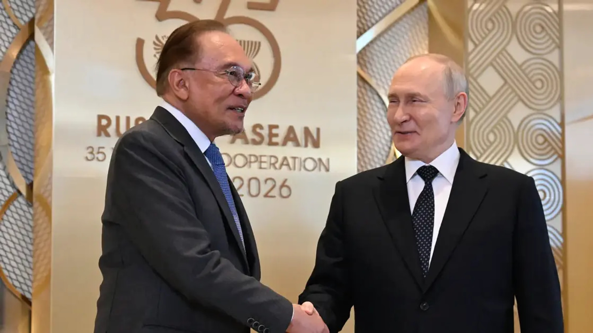 Russia Pledges Two Decades of Stable Oil and Gas Supplies to Malaysia