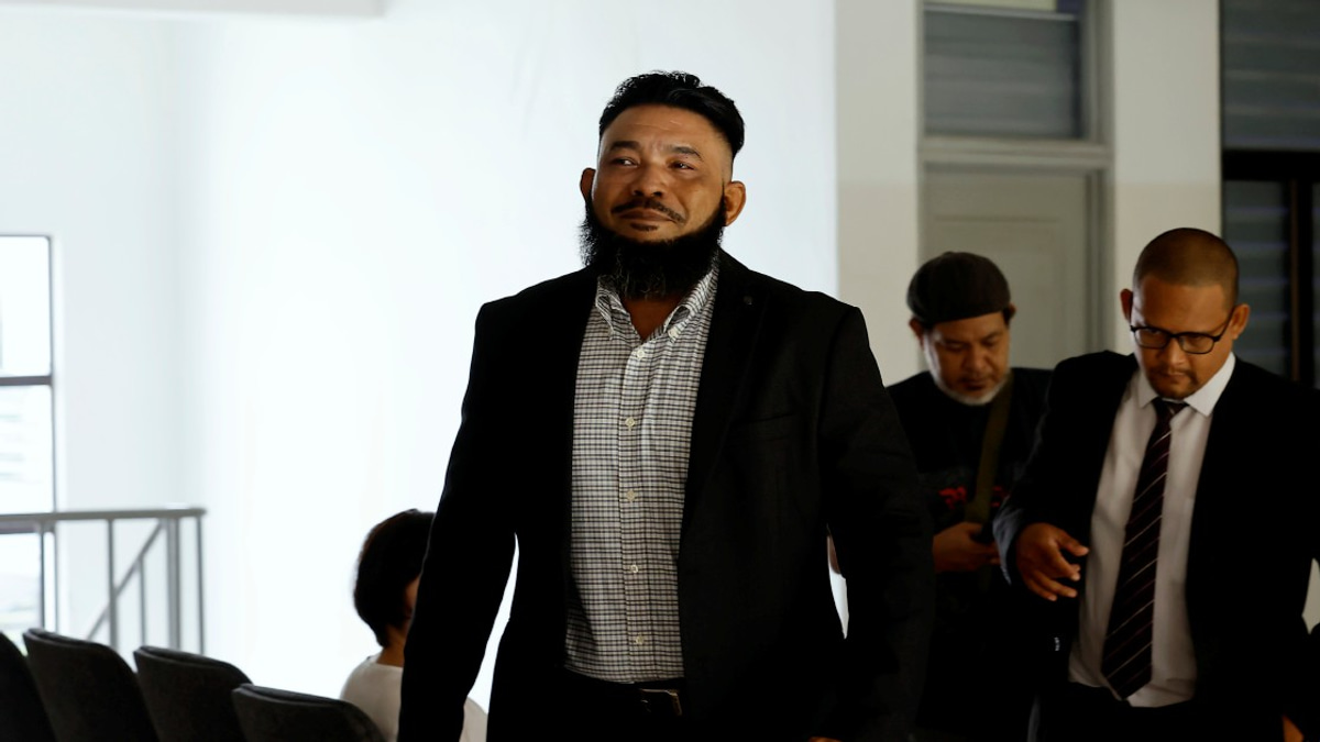 Papagomo ordered to present defence in court over false PKR exodus claims