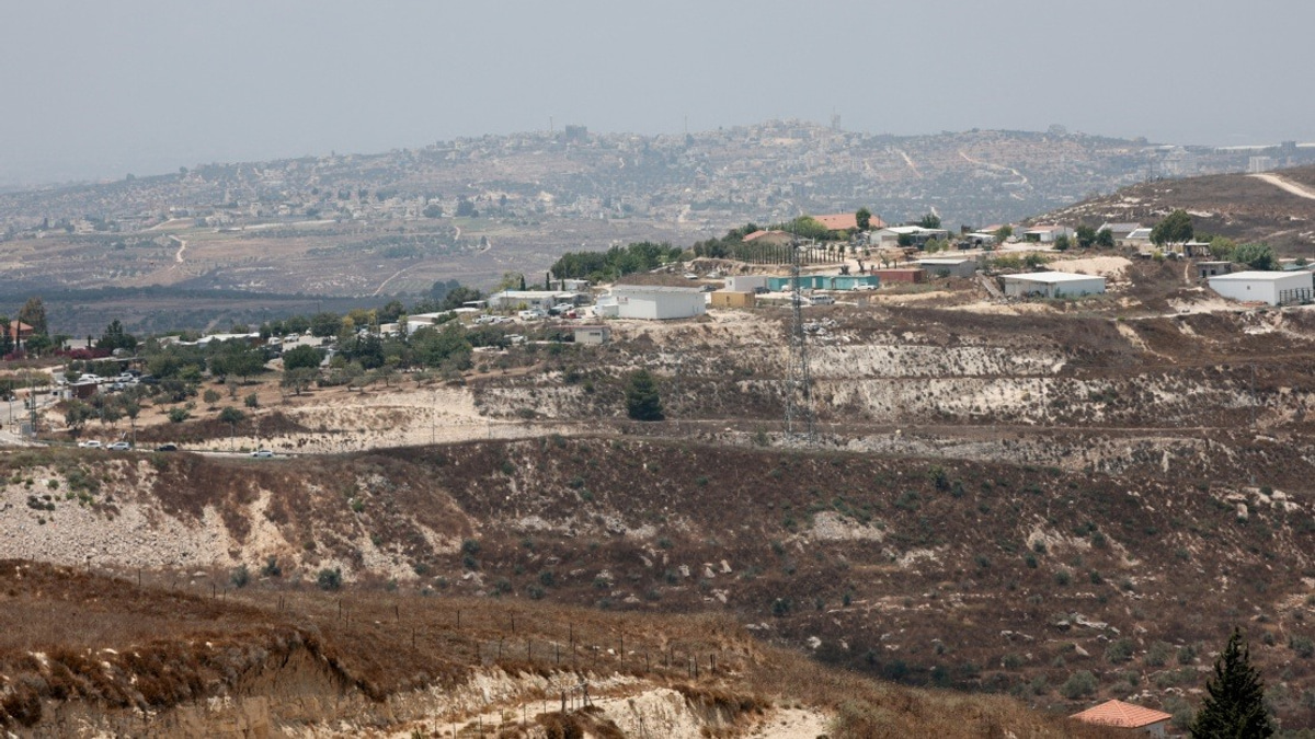 Israeli Forces Detain Over 40 Palestinians in West Bank Raid Near Nablus