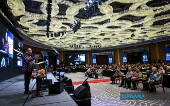 Malaysia Must Build Sovereign Cloud Infrastructure to Protect National Data, PM Anwar Says