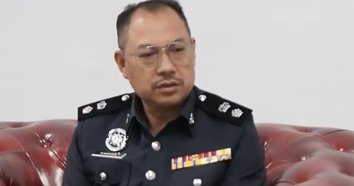 Suspected Drug Dealer Arrested After Wielding Parang During Police Raid in Kedah