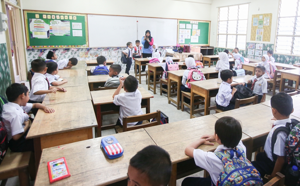 Teachers' Union Supports Protection Law as Legal Threats Chill School Discipline