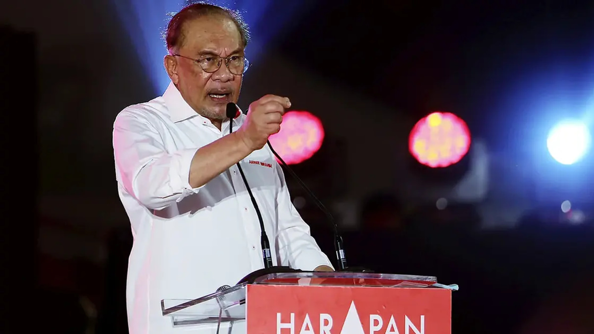 Anwar Urges Political Restraint Over Royal Institution in Negeri Sembilan Campaign