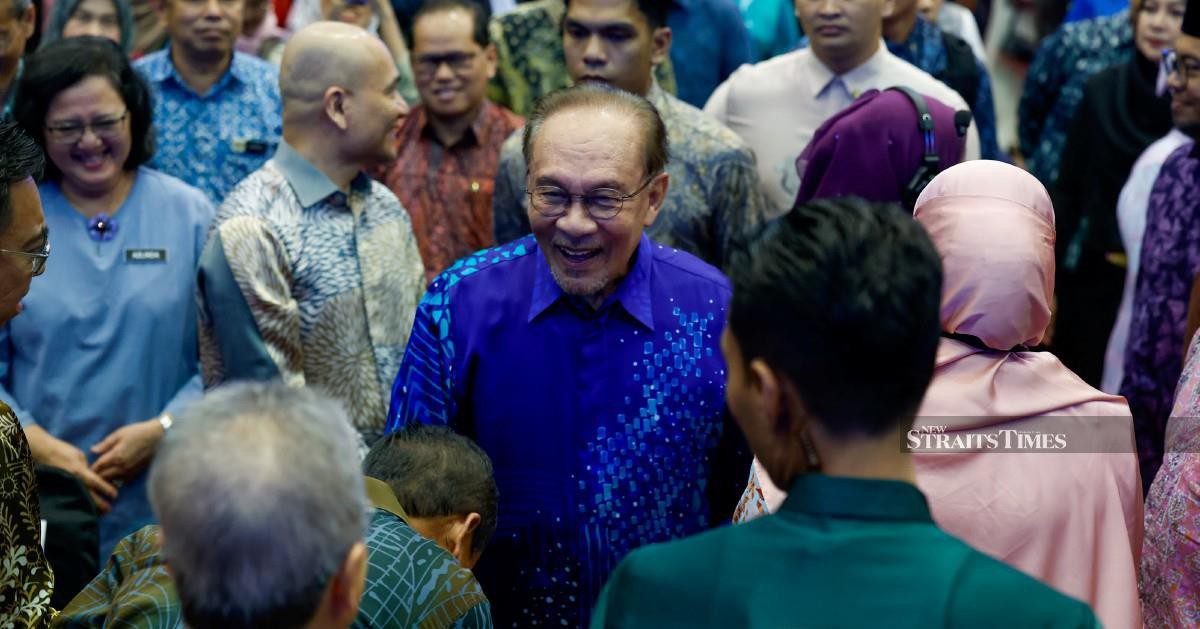 Academics Must Have Freedom to Defend Views Without State Control, Says Anwar