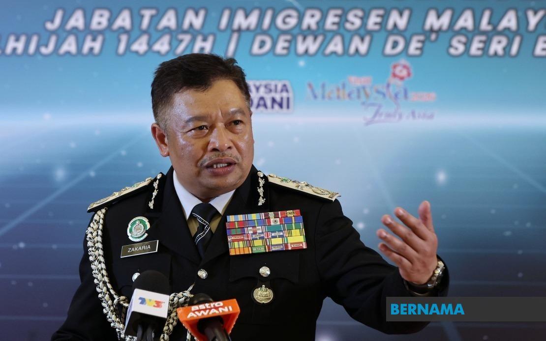 Only Two Airlines Facing Malaysian Passport System Glitches, Says Immigration Chief