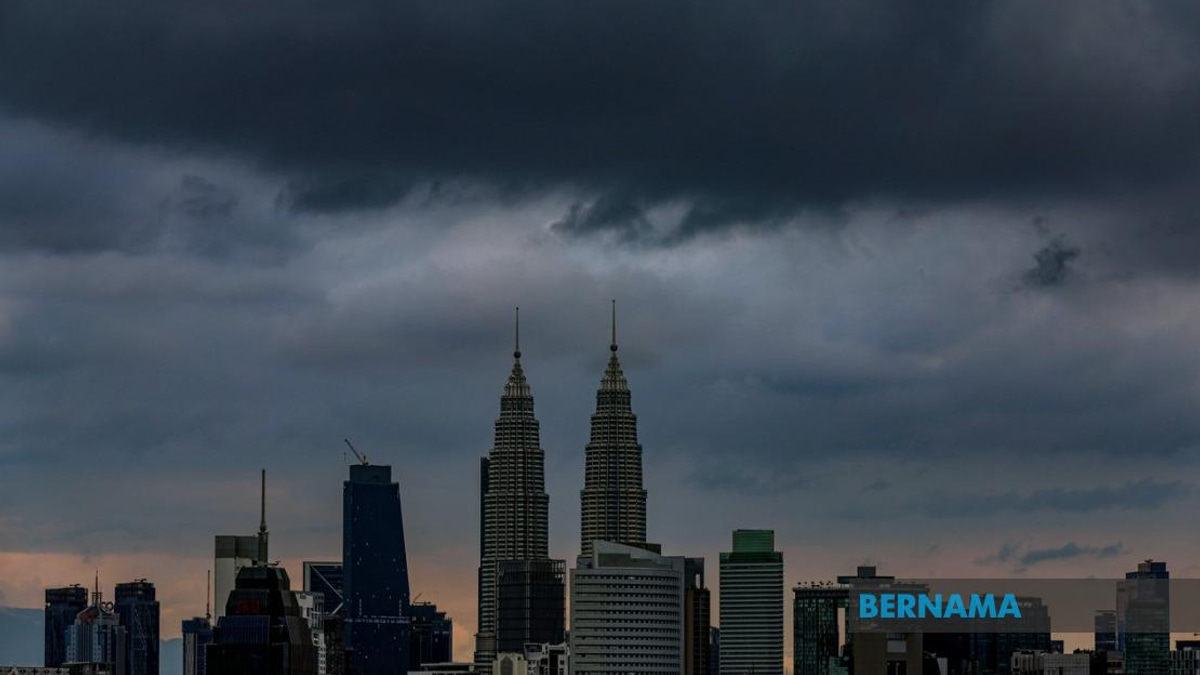 Thunderstorms and Heavy Rain To Sweep Across KL, Putrajaya and Eight States Until 4 PM