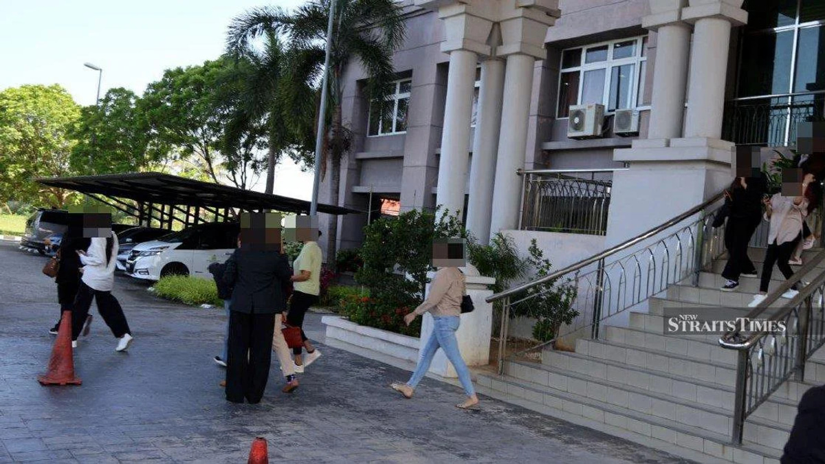 Syariah Court Delays Case of 14 Men Accused of Cross-Dressing in Kelantan