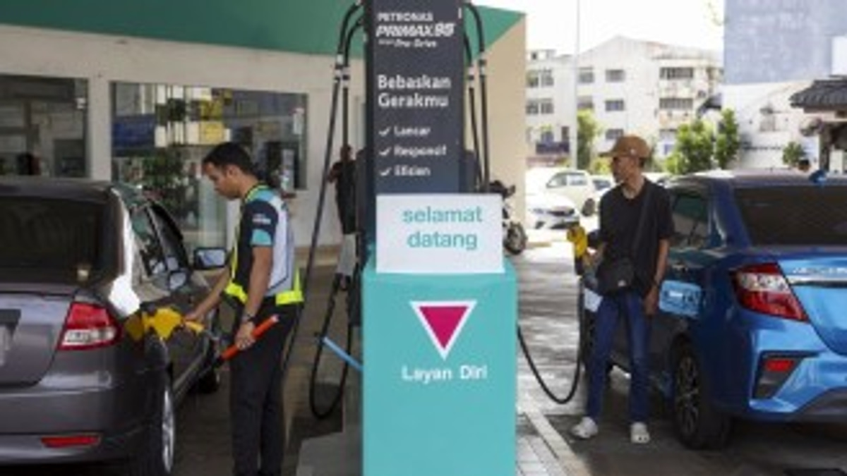 Petronas Fuel Supply Secured Through August as Task Force Monitors Energy Crisis
