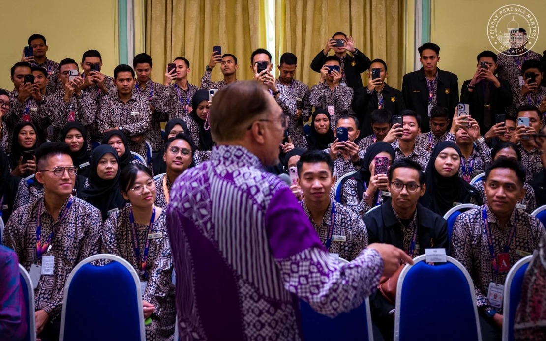 PM Anwar Urges Civil Servants To Lead With Integrity And Embrace Modernisation