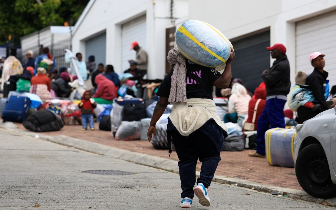 Hundreds of Zimbabweans Depart Cape Town Amid Xenophobic Tensions