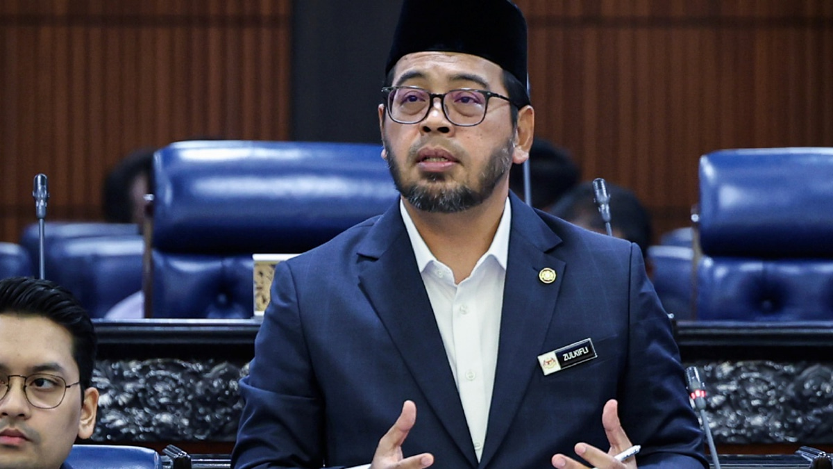 Former PM Ismail Must Clarify Four-Year Delay in Tabung Haji Inquiry Report, Says Zulkifli
