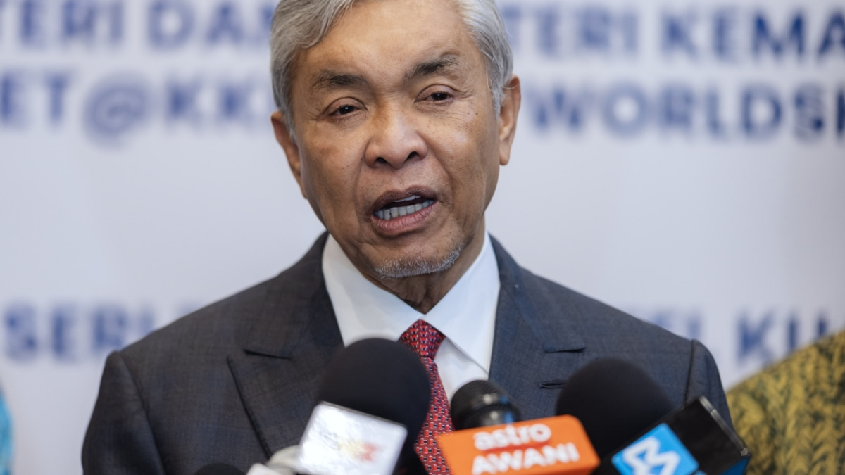 Deputy PM Offers Fully Sponsored Umrah to Malaysian WorldSkills Gold Winners