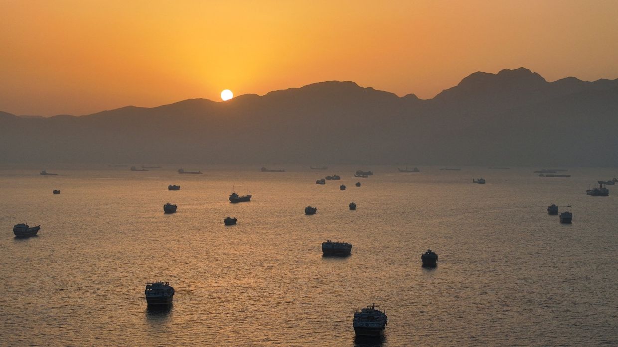 Iranian Oil Thaw Unlocks Stalled Tanker Fleet as Hormuz Passage Eases