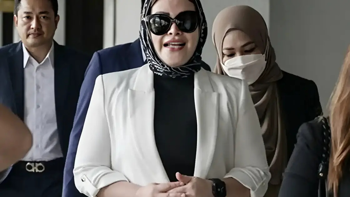 Zizie Izette faces verdict today in seven-year corruption case tied to late husband Bung Moktar