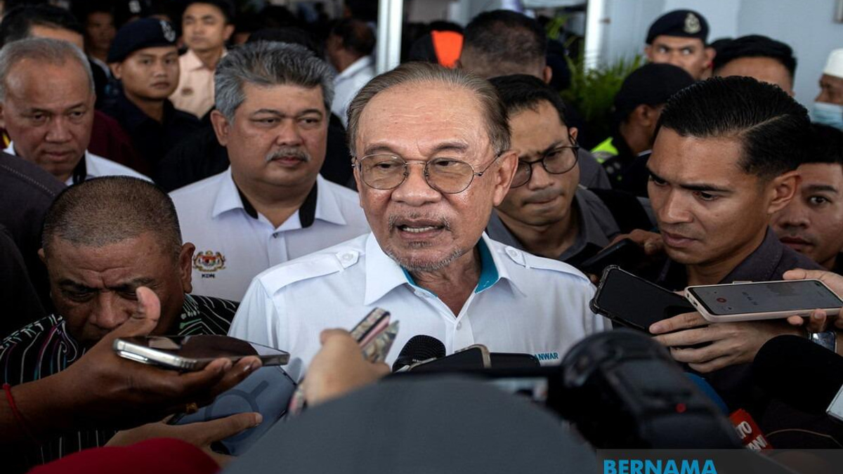 PM Warns Government Officials Against Attacking Unity Coalition During State Election Campaign