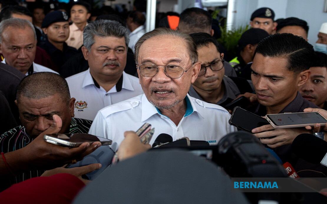 PM Warns Government Officials Against Attacking Unity Coalition During State Election Campaign