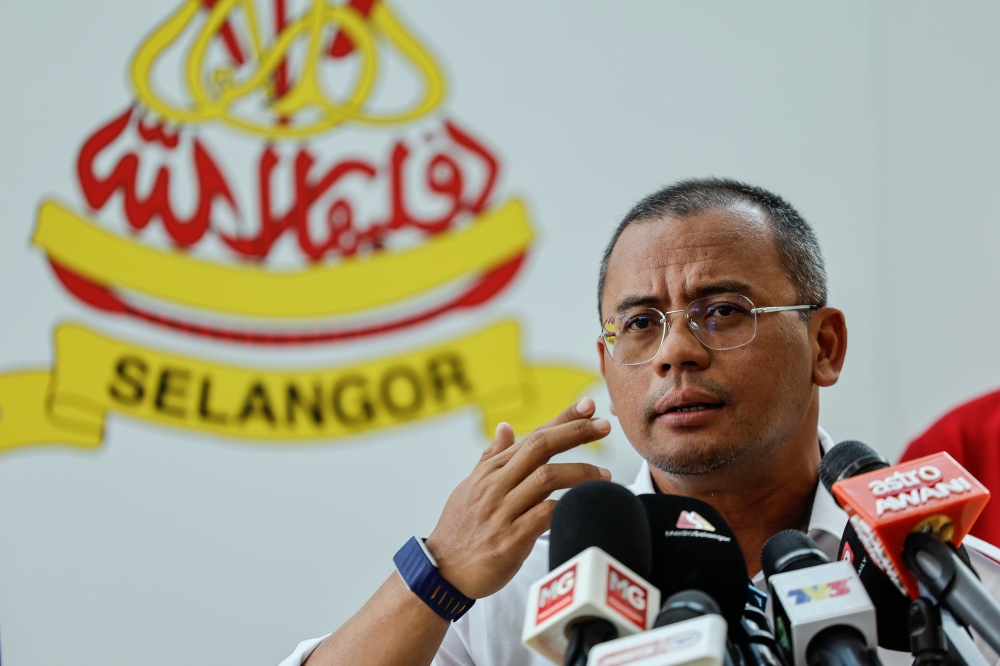Selangor's Top Official Warns of Community Collusion Hampering Rohingya Enforcement