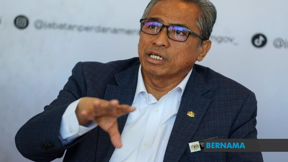 Civil Service Must Align with Malaysia's Global Ambitions, Says Top Official