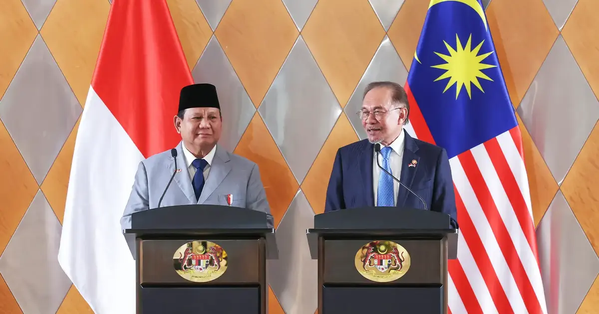 Anwar Raises Concerns With Prabowo Over Felda's RM2 Billion Eagle High Investment