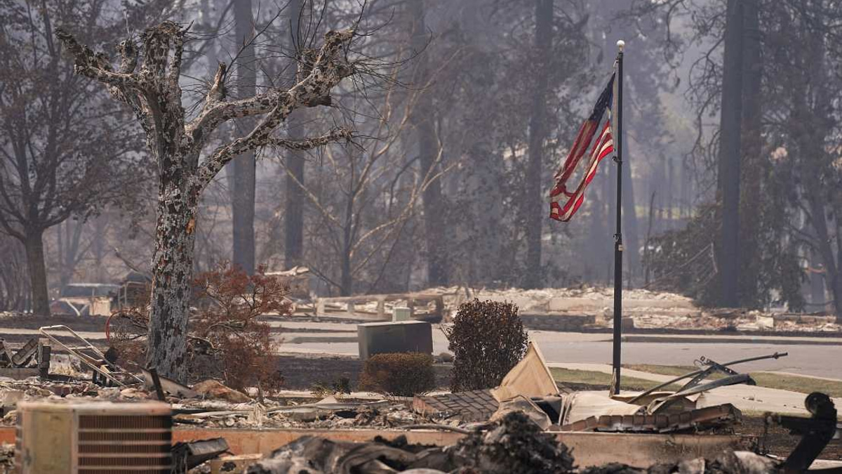 Over 65,000 Evacuated as Washington Wildfires Destroy Hundreds of Homes