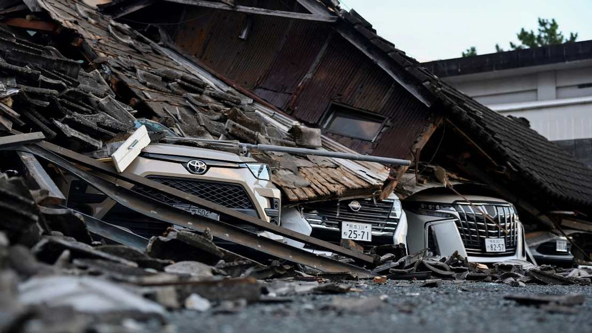 Japanese Retailer Admits Ordering Employees Back Into Mall Before Fatal Explosion